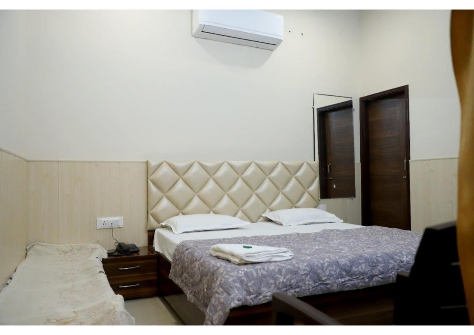 Rk Lodge Amritsar Exterior photo