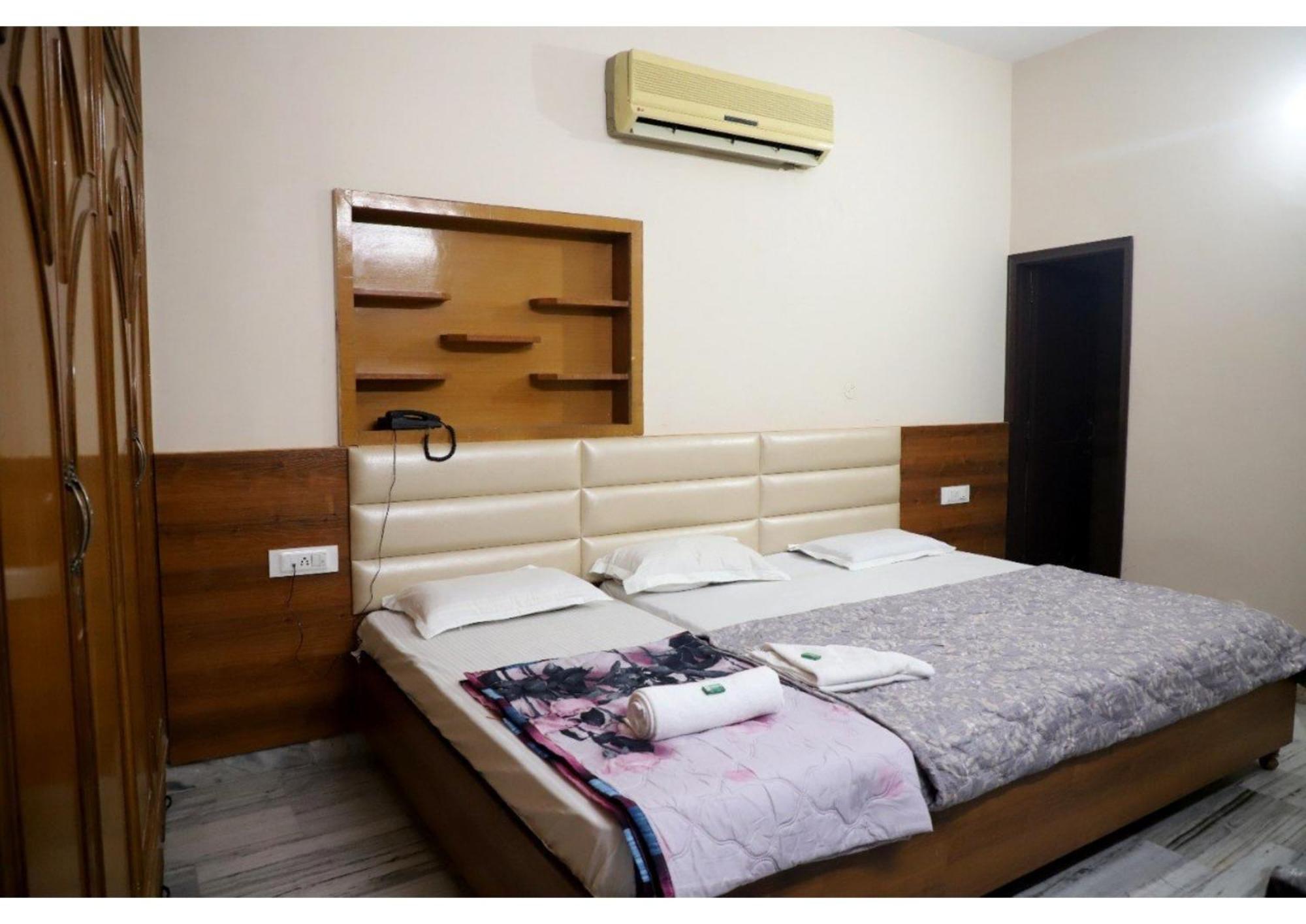 Rk Lodge Amritsar Exterior photo